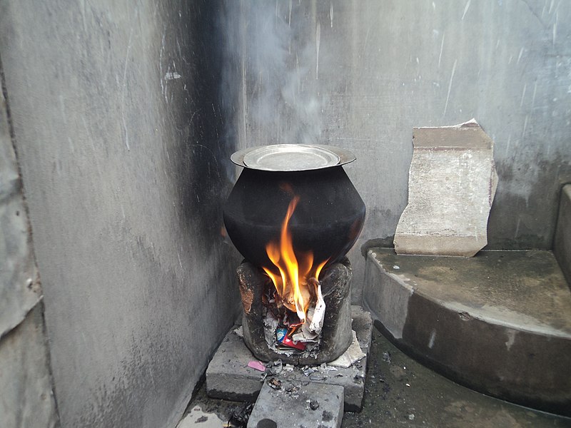 File:Stove,waste burning,rural, pollution,Tamil Nadu436.JPG