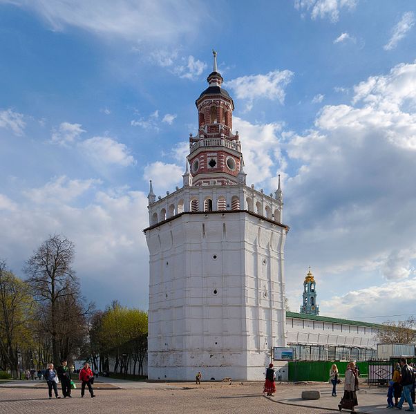 File:TSLavra UtichyaTower S45.JPG