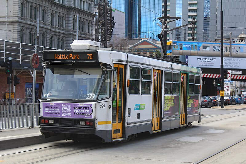 File:Tram at Melbourne.jpg