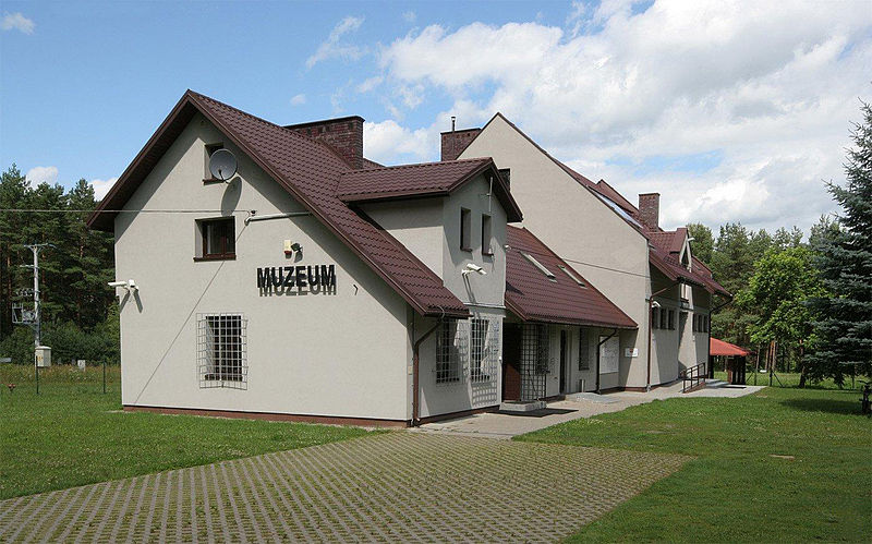 File:Treblinka, Muzeum - fotopolska.eu (331385).jpg