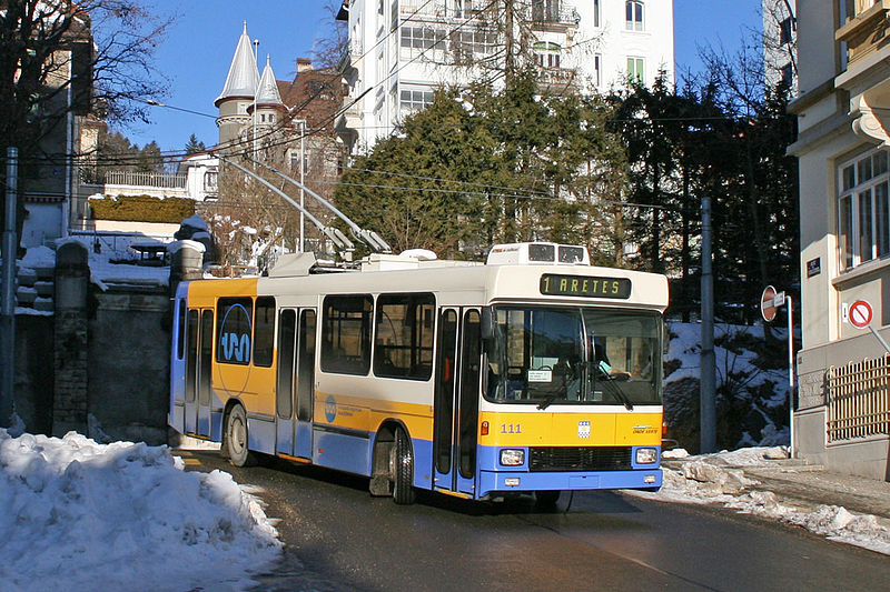 File:Trolleybus 111 TC La-Chaux-de-Fonds.jpg