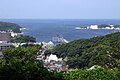 「港の見える丘」から望む横須賀本港
