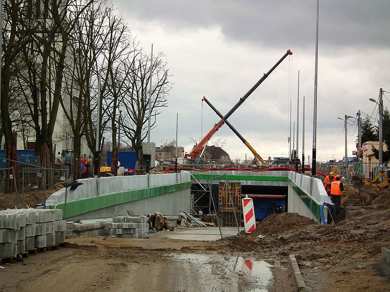 File:Tunel Debiec Poznan.JPG