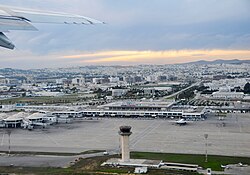 Tunis-Karthagon kansainvälinen lentoasema ilmasta kuvattuna