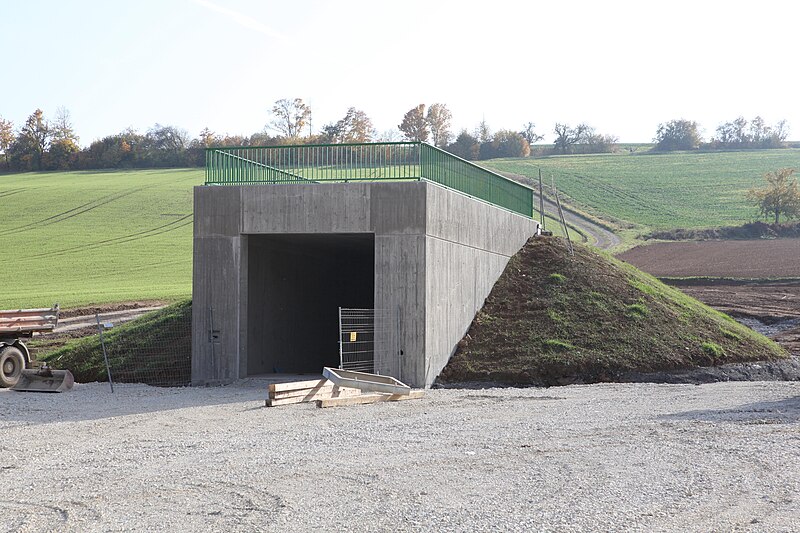 File:Tunnel-Eierberge-Notausgang3-Okt2012.jpg