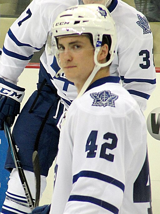 Tyler Bozak 2012-03-07