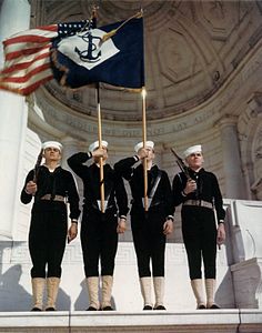 US Navy 030811-N-0000X-001 A Navy color guard on parade at the Arlington National Cemetery Amphitheater, Va., during World War II.jpg