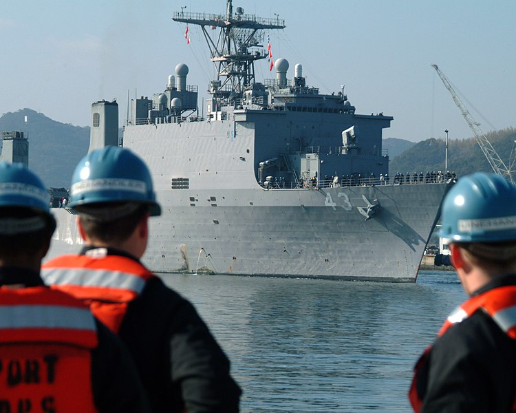 File:US Navy 050319-N-6523K-001 The amphibious dock landing ship USS Fort McHenry (LSD 43) prepares to pull pier side in her homeport of Sasebo, Japan.jpg