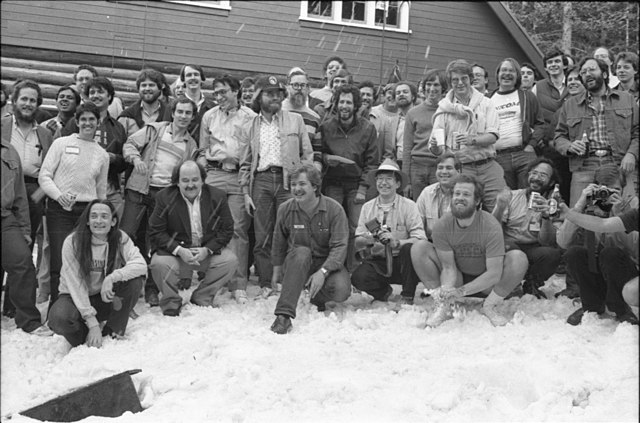 Photo from USENIX 1984, including Dennis Ritchie (center)