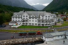 View of a hotel in Eidfjord village Voringsfoss hotell i Eidfjord.jpg