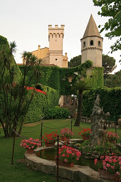 File:Villa Cimbrone Ravello.jpg