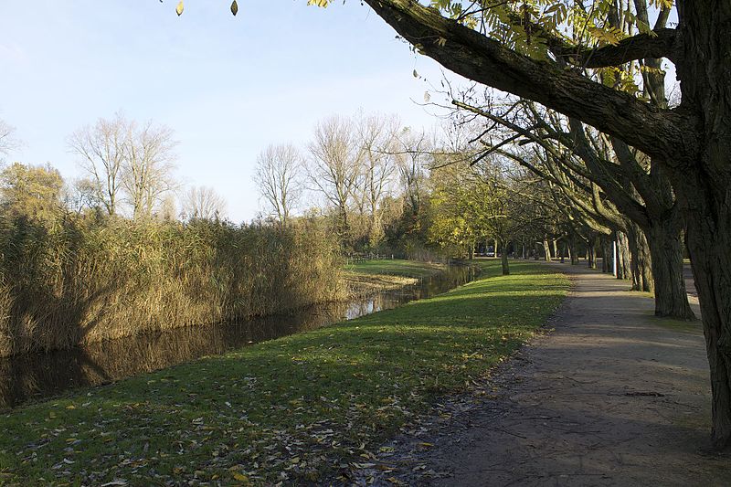 File:Vondelpark , Amsterdam , Netherlands - panoramio (5).jpg