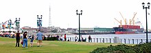 View of the Mississippi River from Woldenberg Park Woldenberg Riverfront.jpg