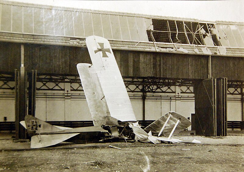 File:Wrecked German aircraft, possibly a Fokker, WWI (31772846840).jpg