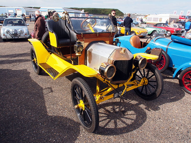 File:Yellow 1914 Ford T Runabout pic1-001.JPG