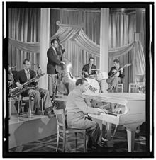 Шульман с Клодом Торнхиллом и его оркестром, 1947 год.