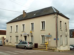 Égriselles-le-Bocage-FR-89-mairie-2.jpg