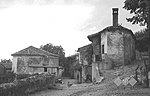 Šuštarjeva hiša in pogled na del vasi "Brith", Budanje 1958.jpg