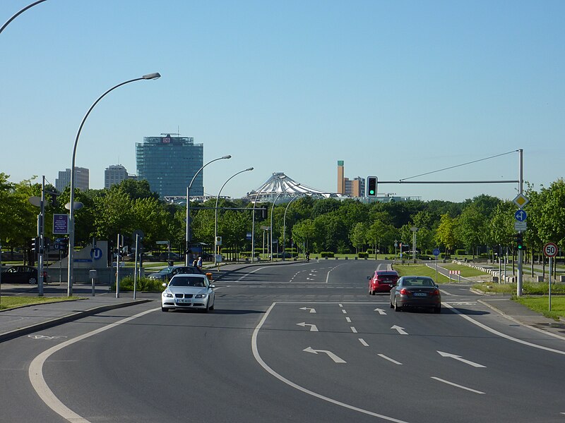 File:Вид на дома на потсдамской площади - panoramio.jpg