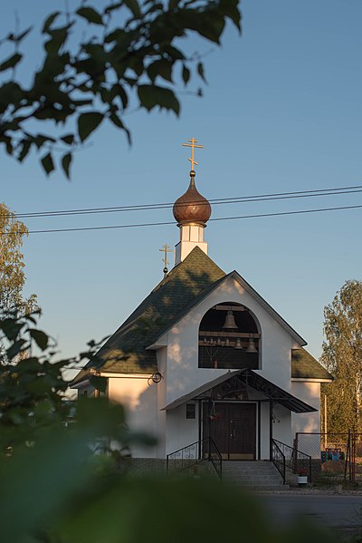 File:Церковь в Алабушево.jpg