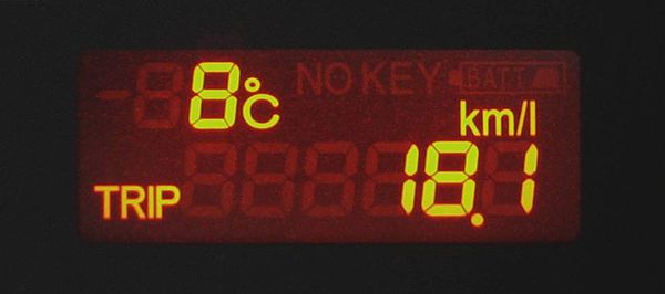 Fuel consumption monitor from a 2006 Honda Airwave. The displayed fuel economy is 18.1 km/L (5.5 L/100 km; 43 mpg‑US).