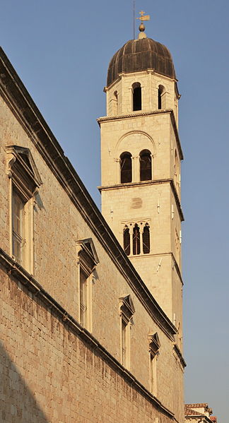 File:2011 Dubrownik, Wieża kościoła Franciszkanów..jpg