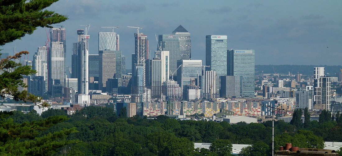 File:2019 London, Canary Wharf 01.jpg