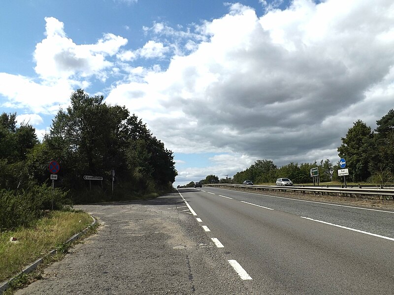 File:A12 Ipswich Road, Lattinford Hill - geograph.org.uk - 4135110.jpg