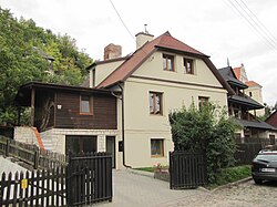 A 467 Dom z ogrodem ul. Podzamcze 18 miasto Kazimierz Dolny.JPG