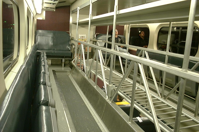 File:A gallery car on Metra train (195483354).jpg