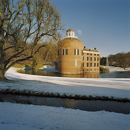 Achterzijde kasteel, donjon - Rozendaal - 20363889 - RCE.jpg