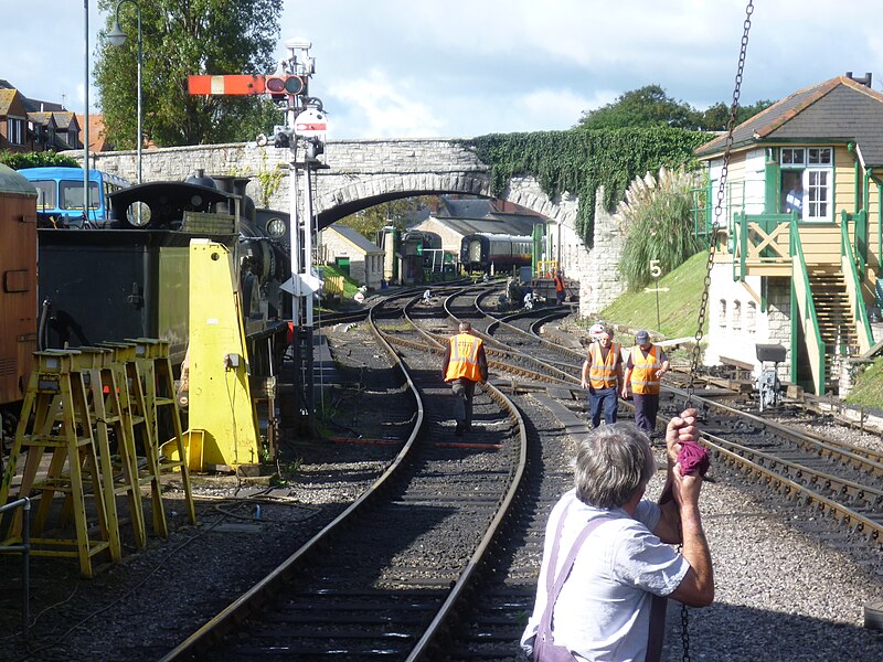 File:Activity at Swanage station - geograph.org.uk - 4676588.jpg