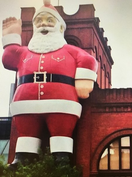 File:Adelaides Big Santa on the Central Market tower.jpg