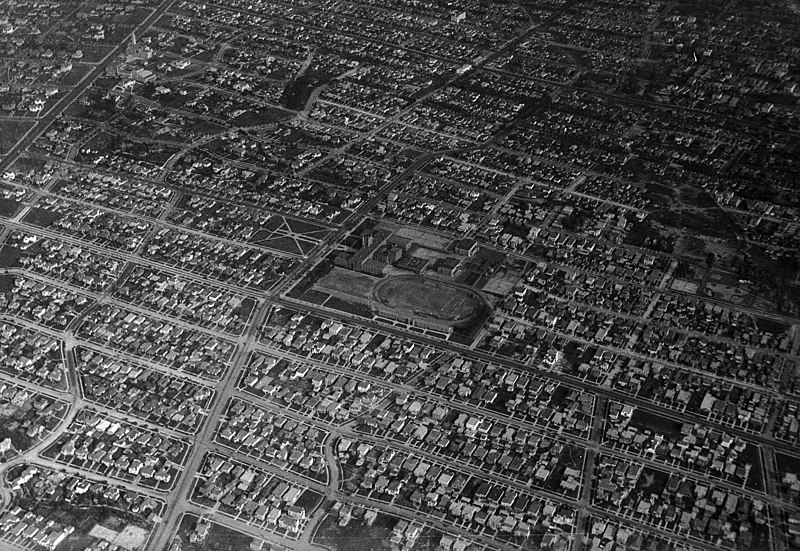 File:Aerial view of Los Angeles High School 1930s.jpg