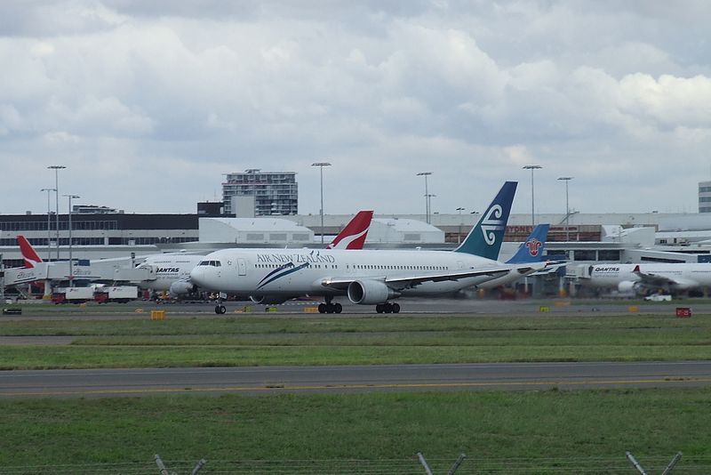 File:Air New Zealand 767 (3659105719).jpg