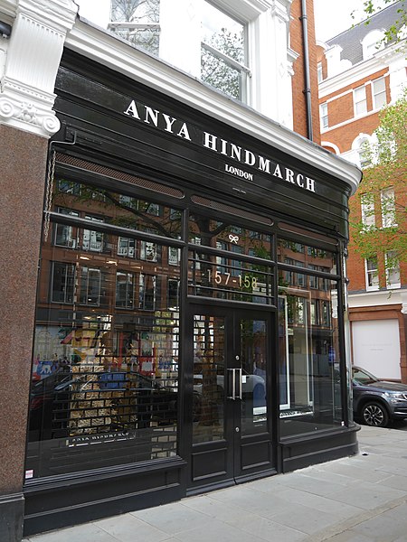 File:Anya Hindmarch Sloane Street London April 2022.jpg