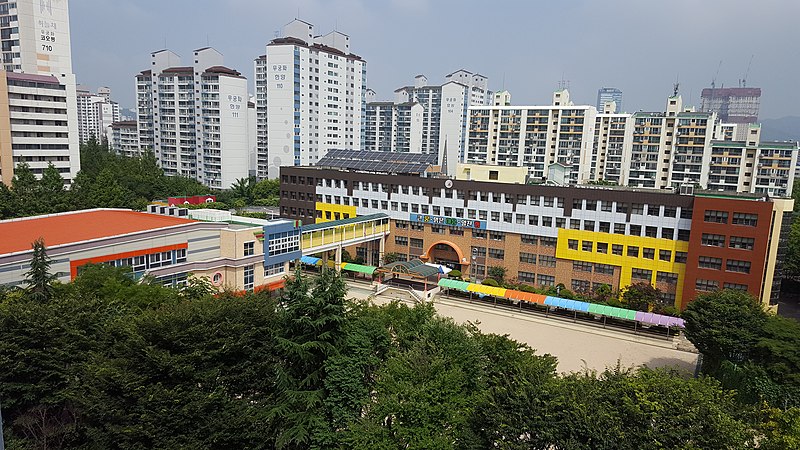 File:Anyang Shingi Elementary School (2).jpg