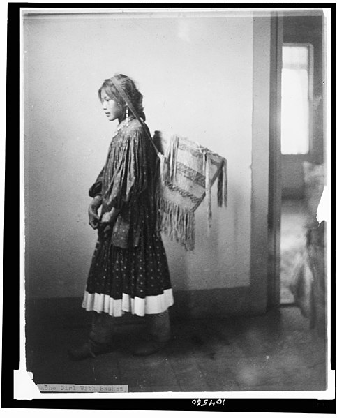 File:Apache girl with basket LCCN91481170.jpg