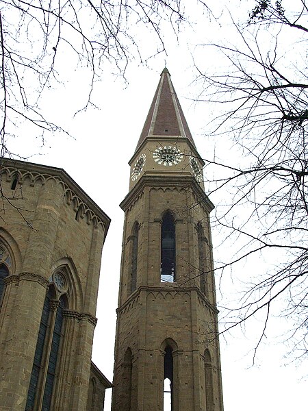 File:Arezzo-Cattedrale-Campanile.JPG