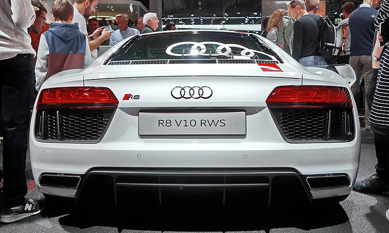 File:Audi R8 V10 RWS (37337106571).jpg