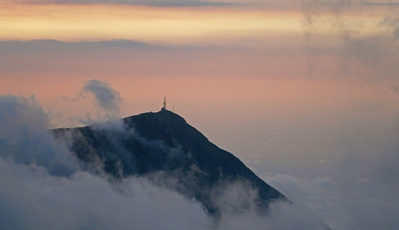 File:Avila peak, Caracas 10.jpg