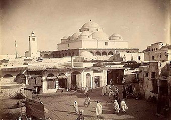 Bab-Souika-Platz und Sidi Mahrez-Moschee im Hintergrund (1890)