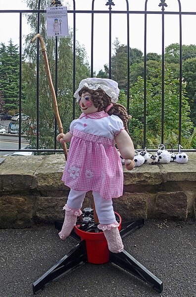 File:Baildon Scarecrow Festival 2016 24.jpg