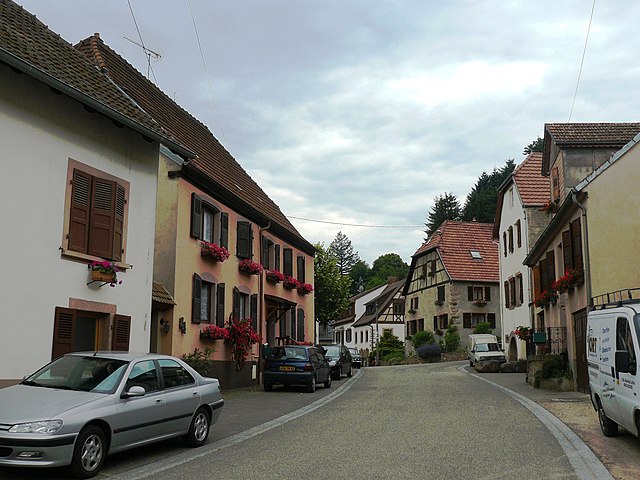 Rua principal de Bassemberg 059.JPG