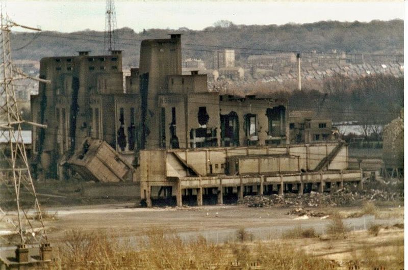 File:Beckton gas works (2).jpg