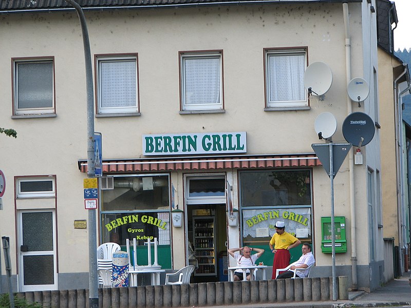 File:Berfin Grill Pfalzel - panoramio.jpg