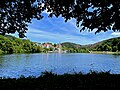 Blick über den Beyenburger Stausee auf den Denkmalbereich mit Klosterkirche