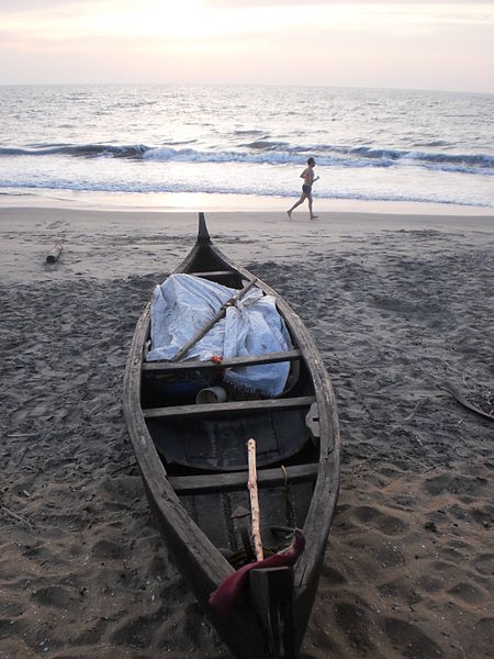 File:Boat or Vallam at Cherai Beach 09.JPG