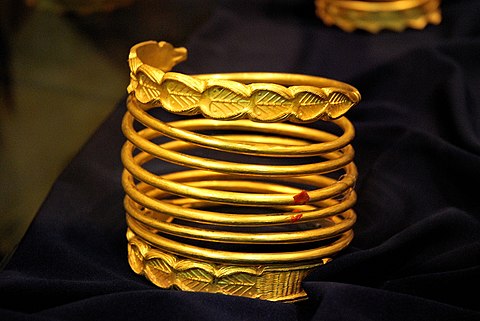 Gold Dacian bracelet