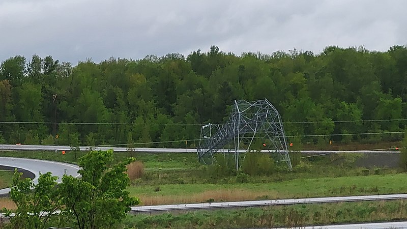 File:Broken transmission tower.jpg